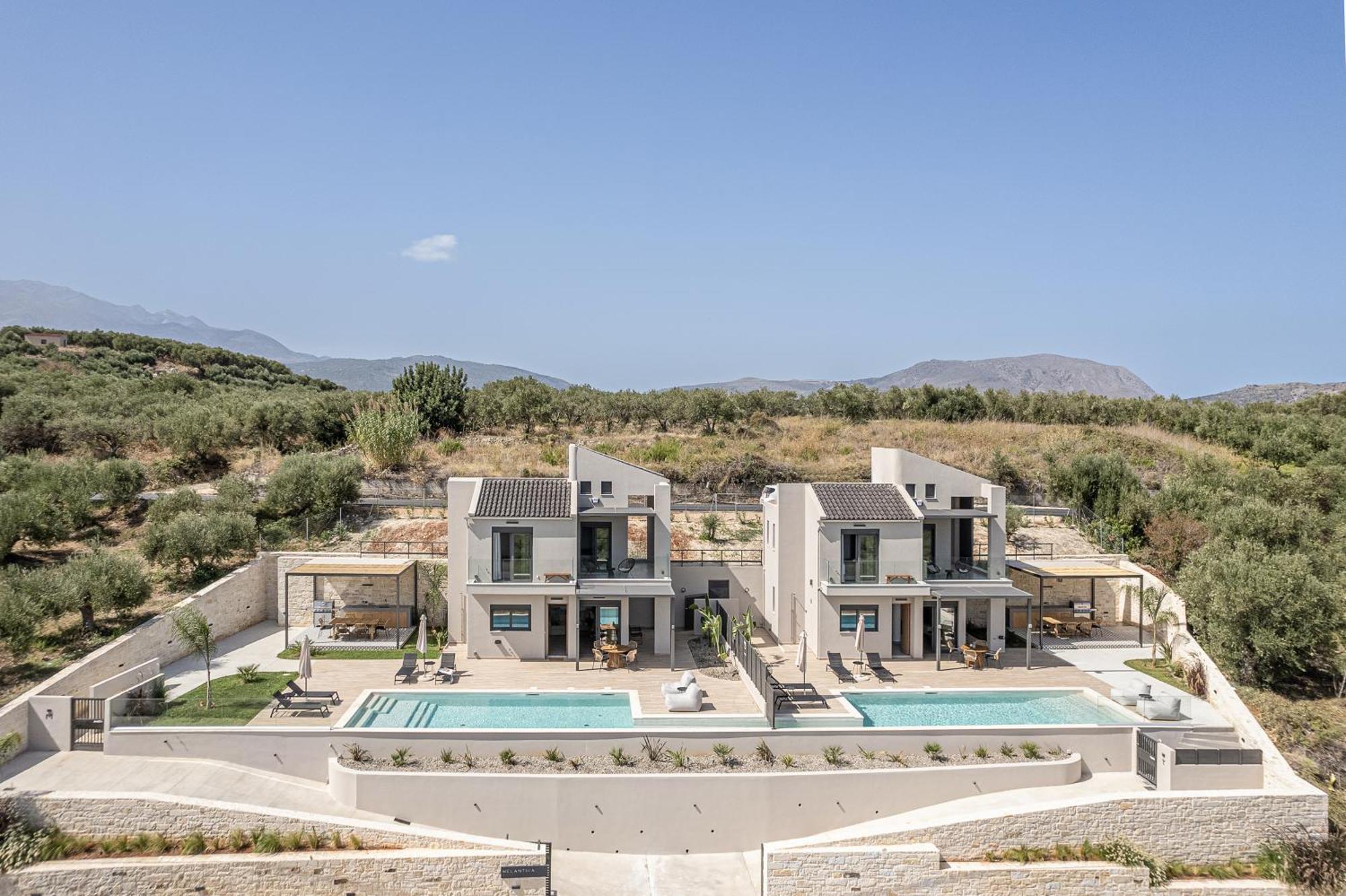 Melanthia Villas Tsivarás エクステリア 写真
